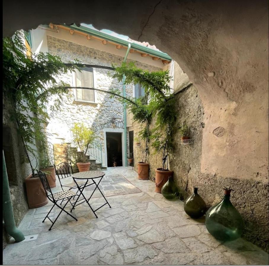 La Corte Del Governo 565 Lezzeno Exterior photo